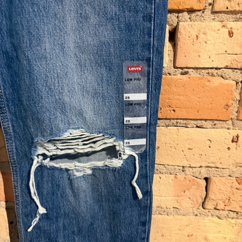 NWT LEVIS LOWPRO STRAIGHT LEG JEAN 25 - Picture 2 of 6